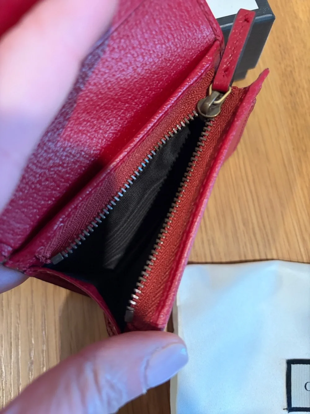 Gucci Queen Margaret Bee Supreme Canvas Wallet - Picture 9 of 11